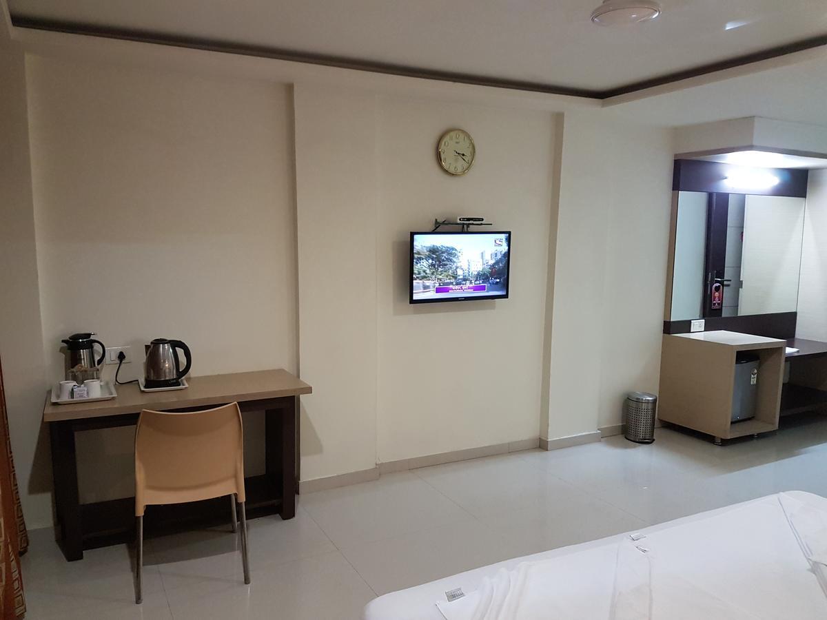 Swagath Grand Suchitra Hotel Hyderabad Eksteriør billede